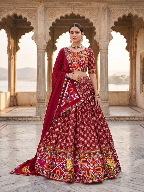 Maroon_Kutchi_Embroidered_Chaniya_Choli