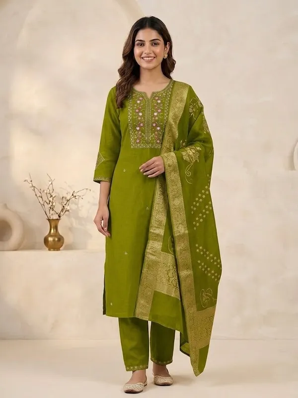 Green_Viscose_Mango_Silk_Kurti_Pant_Set_with_Jacquard_Dupatta