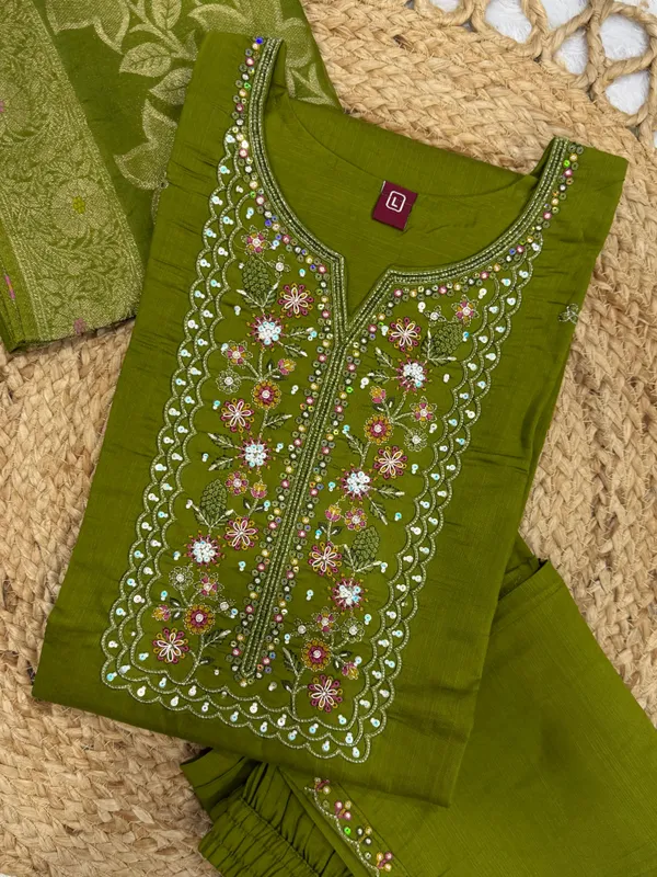 Green_Viscose_Mango_Silk_Kurti_Pant_Set_with_Jacquard_Dupatta