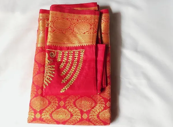 Red_Silk_Traditional_Zari_Woven_Saree_For_Women