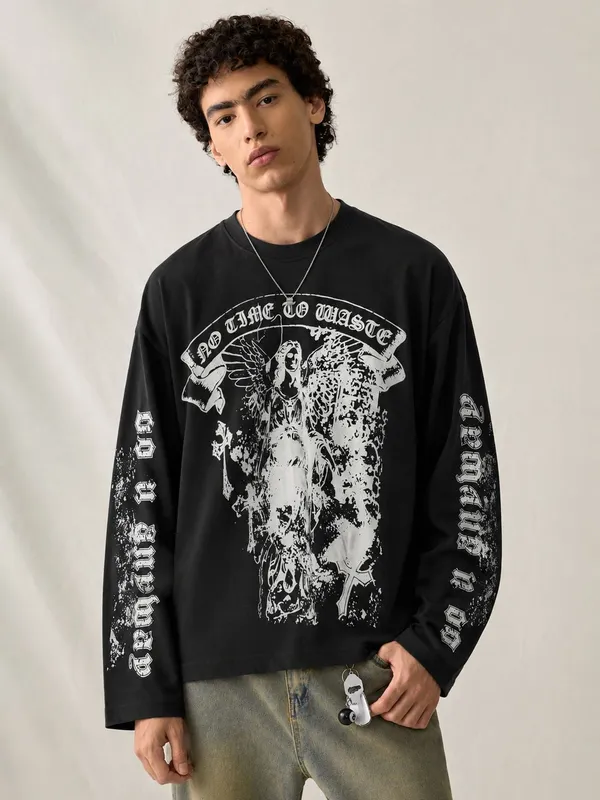 Black_Graphic_Print_Long_Sleeve_T-Shirt_For_Men