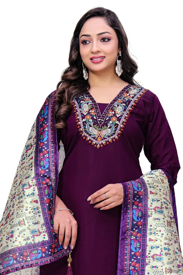 Wine_Purple_Georgette_Embroidered_Straight_Kurta_Pant_Set_With_Dupatta_For_Women