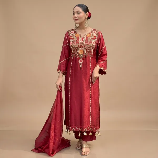 Red_Georgette_Embroidered_Straight_Kurta_With_Dupatta_For_Women