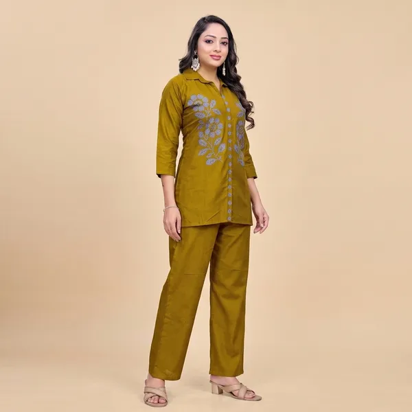 Mustard_Georgette_Floral_Embroidered_Straight_Kurta_Pant_Set_For_Women