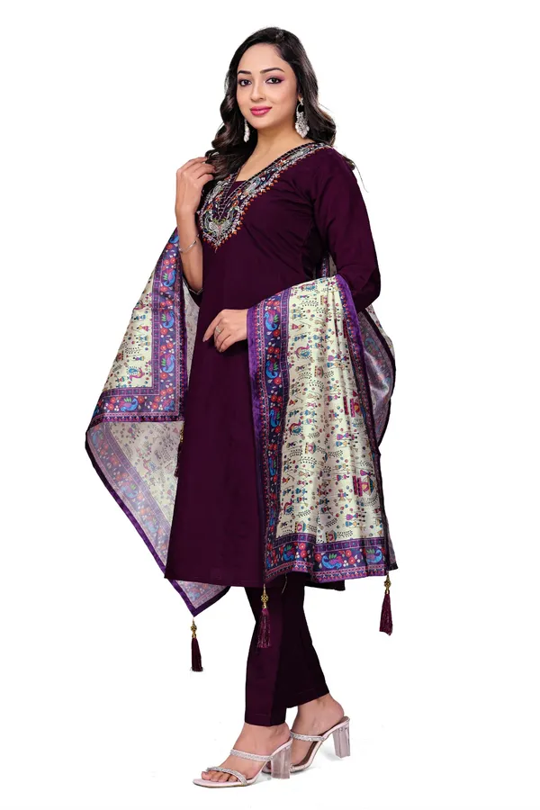 Wine_Purple_Georgette_Embroidered_Straight_Kurta_Pant_Set_With_Dupatta_For_Women