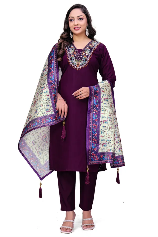 Wine_Purple_Georgette_Embroidered_Straight_Kurta_Pant_Set_With_Dupatta_For_Women
