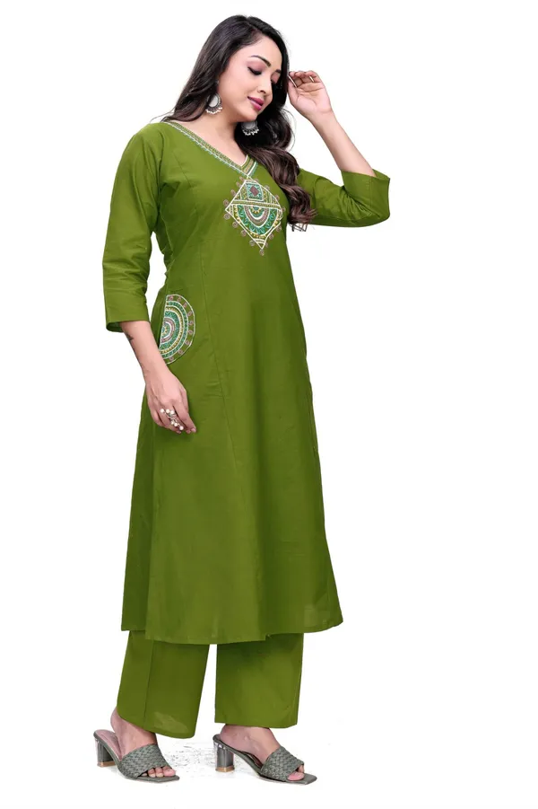 Green_Georgette_Embroidered_Straight_Kurti_Pant_Set_For_Women
