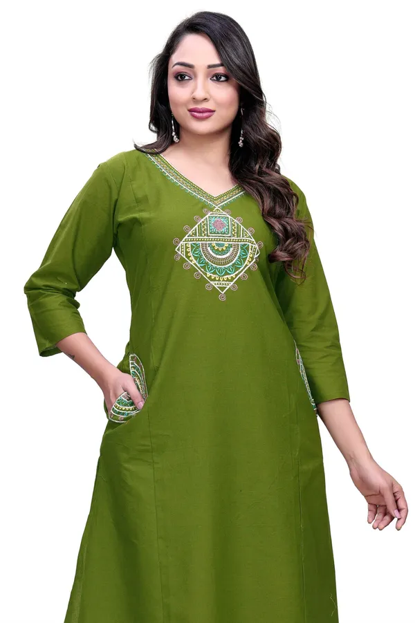 Green_Georgette_Embroidered_Straight_Kurti_Pant_Set_For_Women