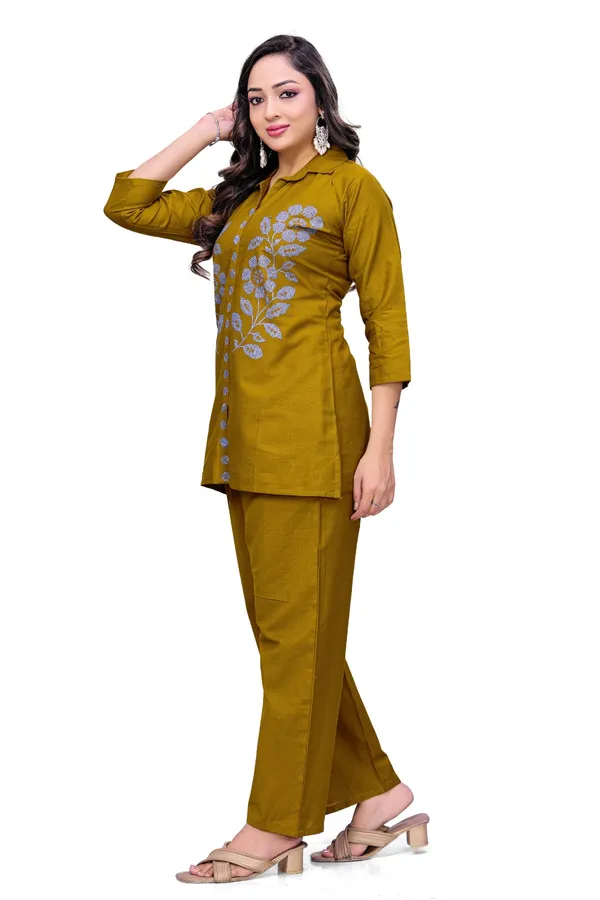 Mustard_Georgette_Floral_Embroidered_Straight_Kurta_Pant_Set_For_Women
