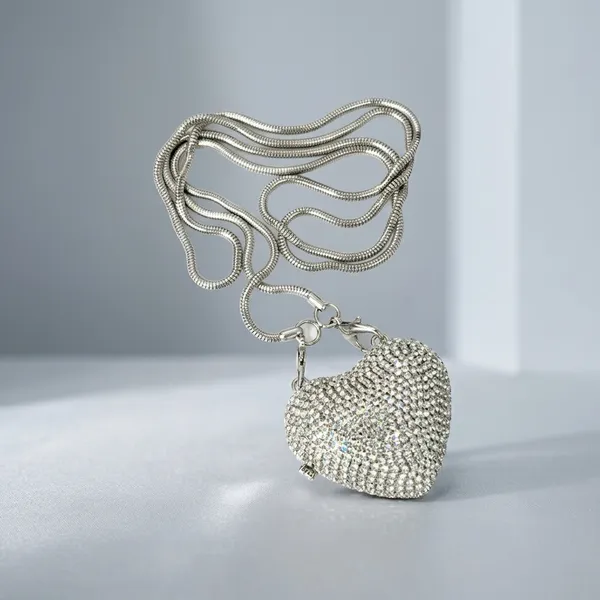 Veloure_Aura_Liquid_Crystal_Heart_Clutch_|_Luxury_Snake_Chain_Evening_Pu