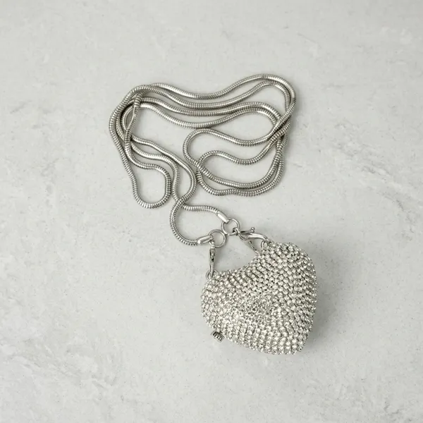 Veloure_Aura_Liquid_Crystal_Heart_Clutch_|_Luxury_Snake_Chain_Evening_Pu