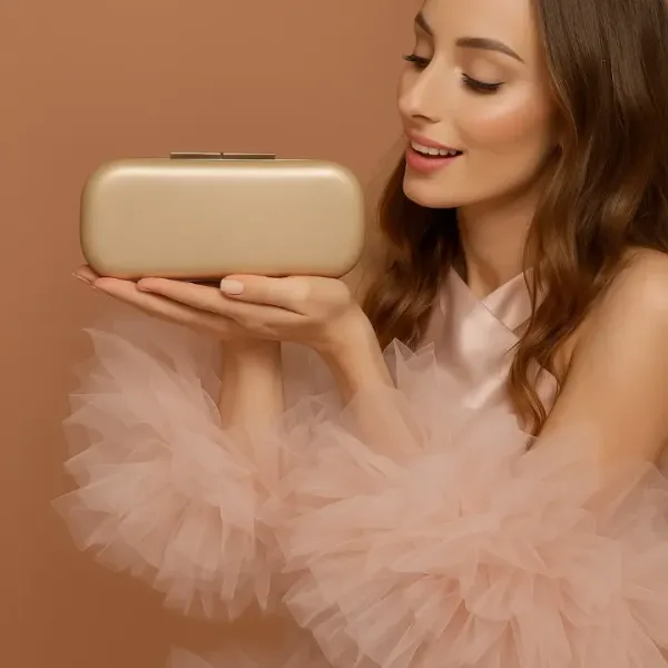 Veloure_Aurelia_Luxury_Gold_Evening_Clutch_-_Elegant_Hard_Shell_Wedding