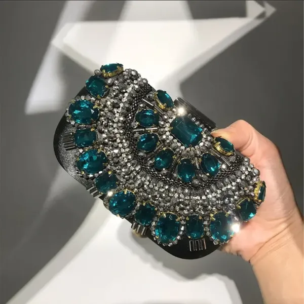 Veloure_Begum_Emerald_Clutch_|_Royal_Hand-Embellished_Indian_Wedding_Bag