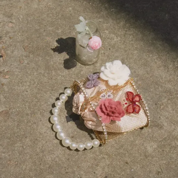 Veloure_Ros�_Flutter_Pearl_Bag_Luxury_Butterfly_Evening_Bag