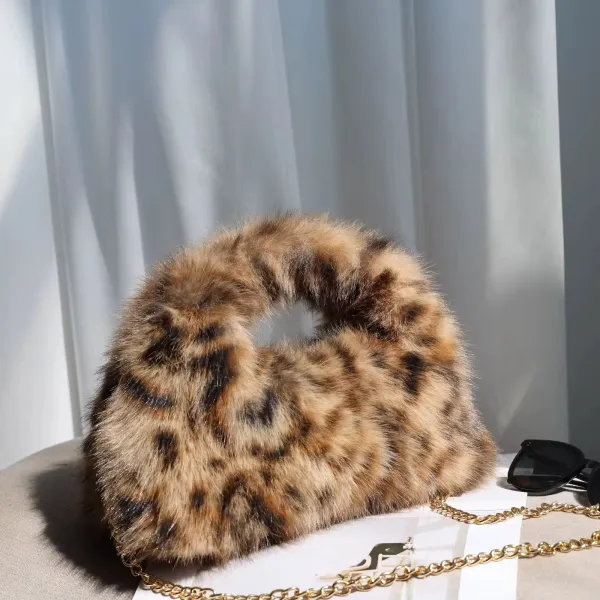 Veloure_Safari_Queen_Leopard_Faux_Fur_Evening_Bag_With_Crystal_Handle