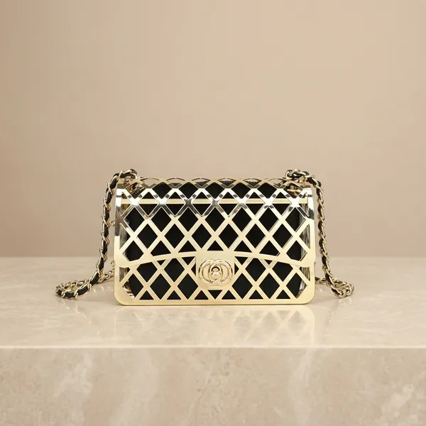 Veloure_Verge_Crystal_Twisted_Handle_Silver_Evening_Clutch_Bag