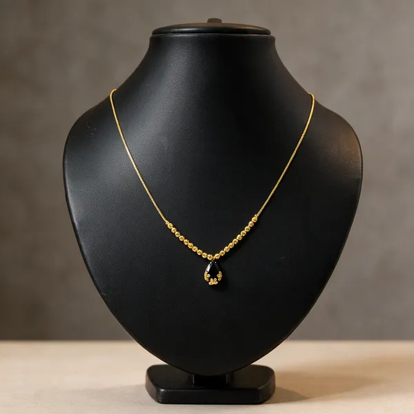 Black_And_Gold_Plated_Stone_Pendant_Mangalsutra_For_Women