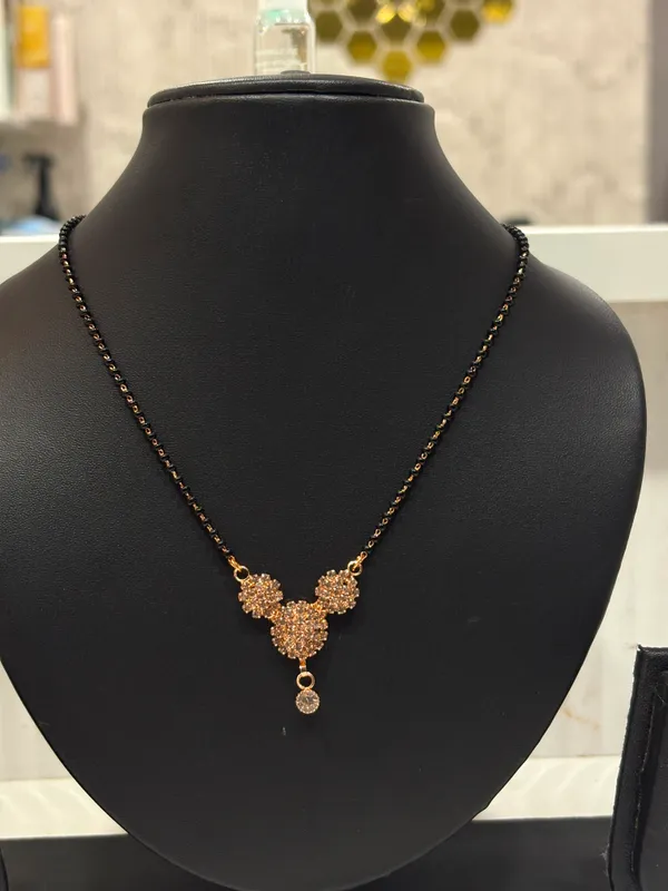 Black_And_Gold_Plated_Stone_Bead_Mangalsutra_For_Women