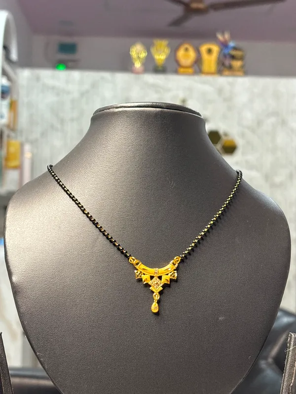 Black_And_Gold_Plated_Bead_Mangalsutra_For_Women