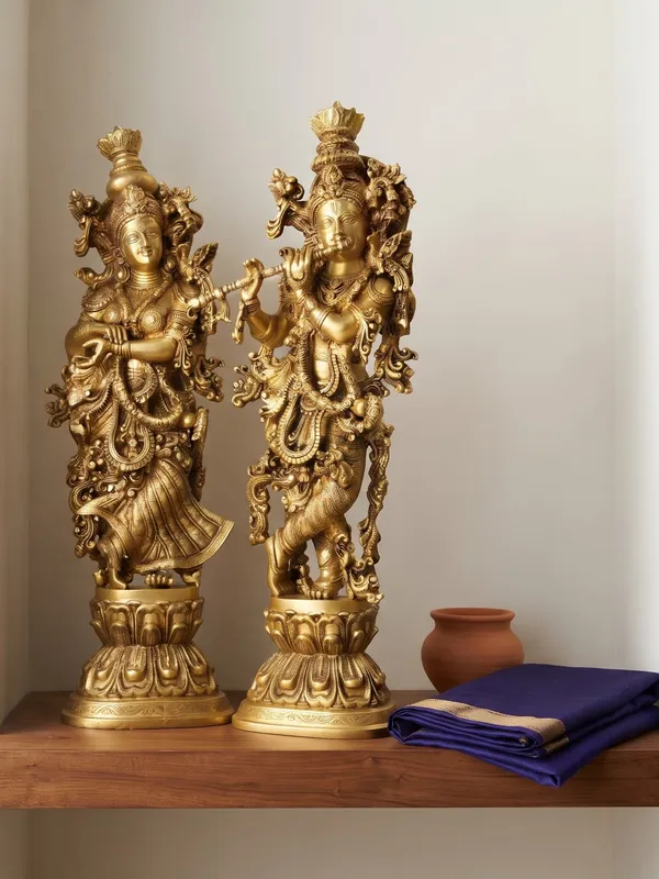 Divine_Radha_Krishna_Flute_Playing_Idol_Set_–_Golden_Finish_(29)