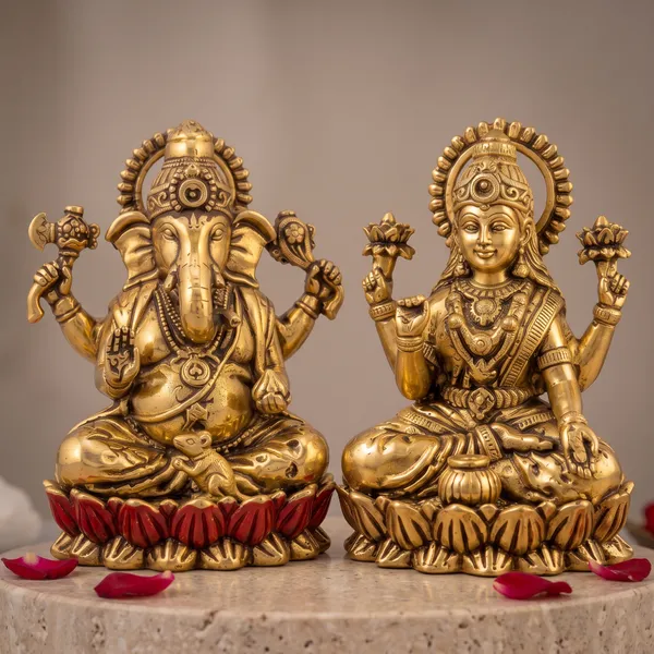 Antique_Brass_Lakshmi_Ganesha_Idol_Set_On_Lotus_Base