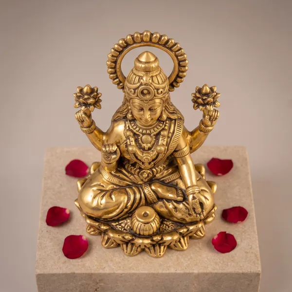 Antique_Brass_Lakshmi_Idol_Seated_On_Lotus