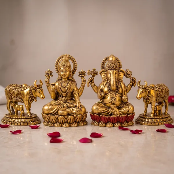 Antique_Brass_Lakshmi_Ganesha_Idol_Set_With_Kamdhenu_Cow_Pair