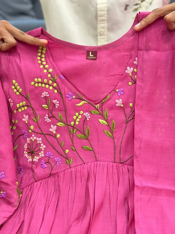 Janhvi_Banarasi_Mul_Chanderi_Suit_Set