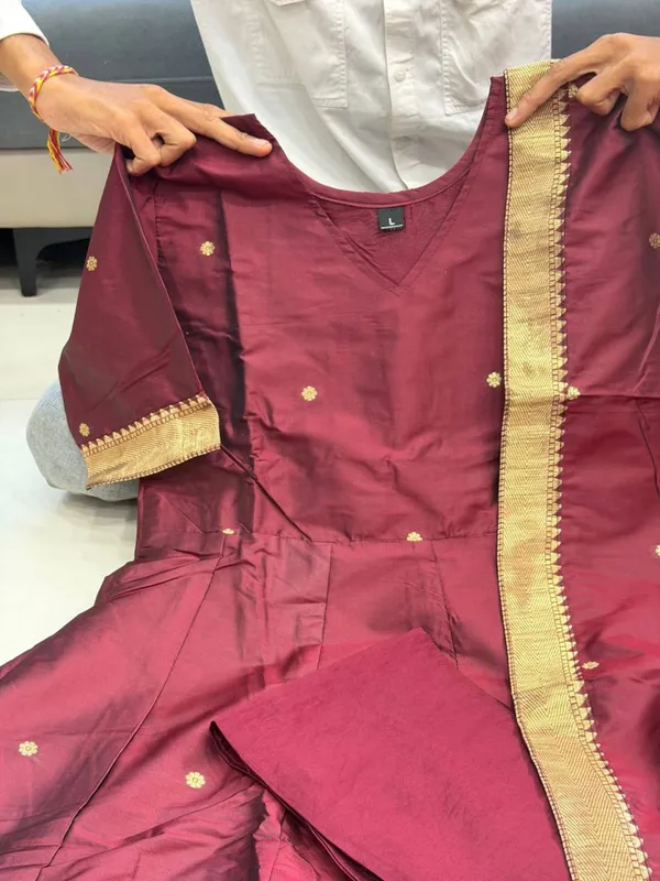 Women's_Banarasi_Silk_Jacquard_Weaving_3-Piece_Suit_Set