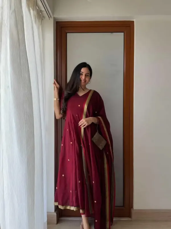 Women's_Banarasi_Silk_Jacquard_Weaving_3-Piece_Suit_Set