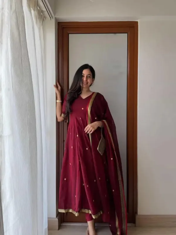 Women's_Banarasi_Silk_Jacquard_Weaving_3-Piece_Suit_Set