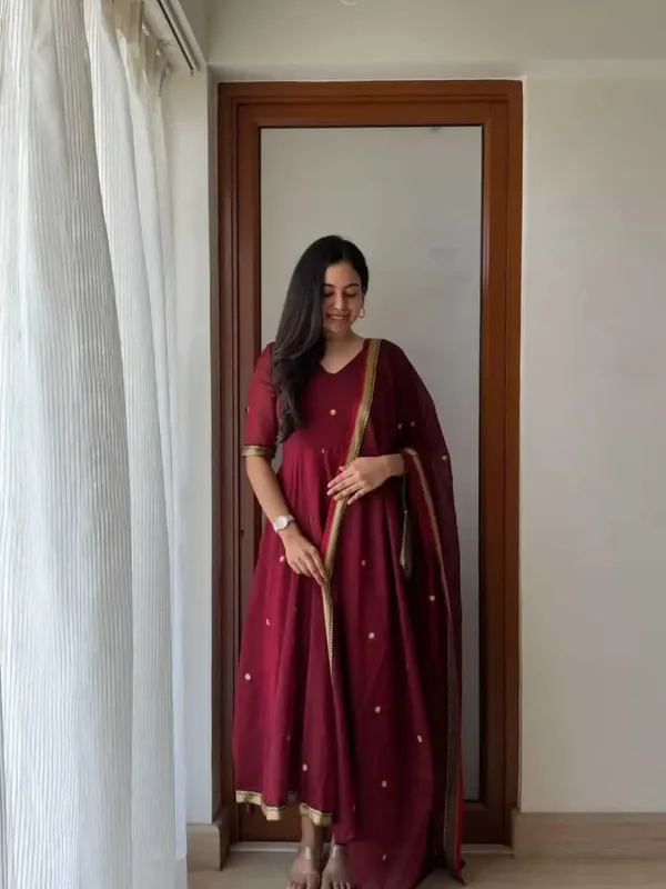 Women's_Banarasi_Silk_Jacquard_Weaving_3-Piece_Suit_Set