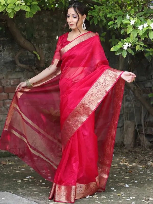 Premium_Red_Organza_Silk_Saree_with_Elegant_Golden_Woven_Border