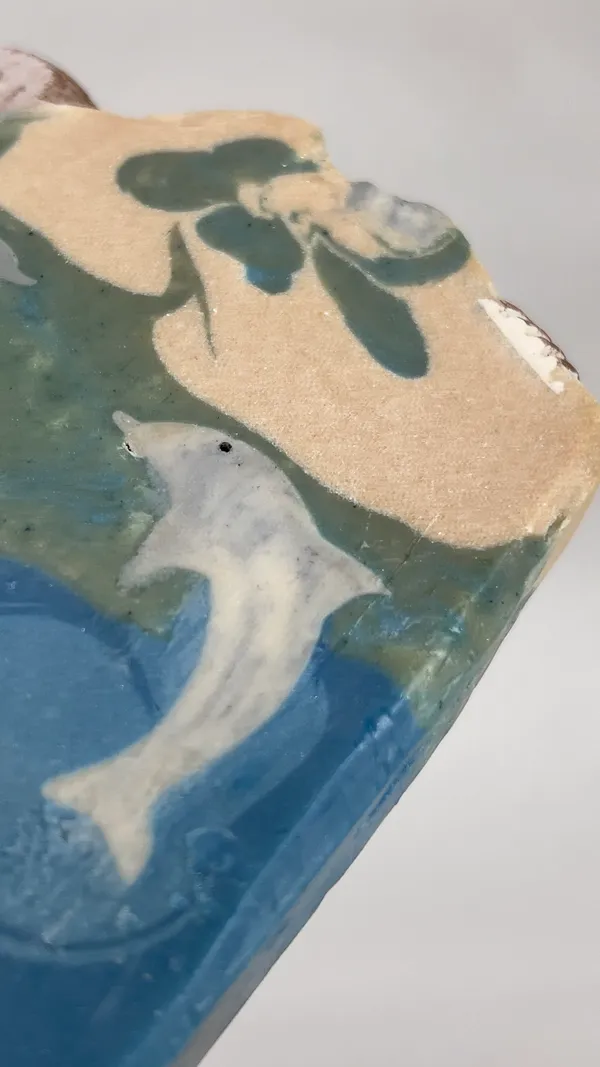 Nire_Lehrein_Inspired_by_the_rhythm_of_ocean_waves_and_the_joyful_spirit_of_dolphins,_crafted_to_refresh_both_skin_and_soul
