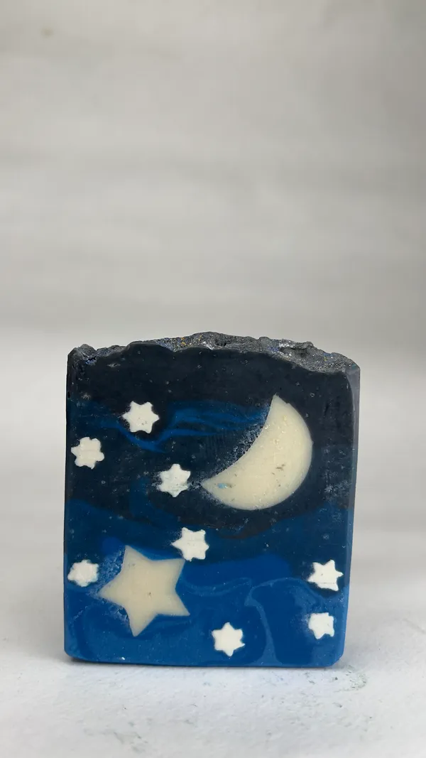 Nire_Starry_Night_Inspired_by_the_calm_beauty_of_a_starlit_sky,_crafted_to_bring_peace_to_your_bathing_ritual