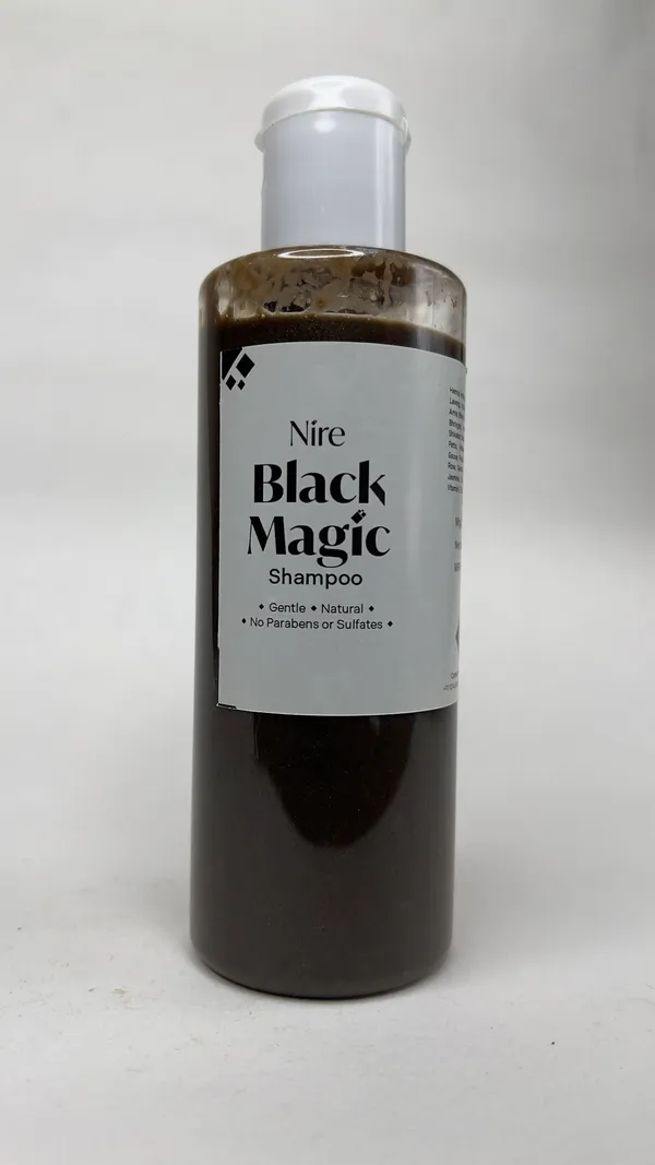 Nire_Herbal_Black_Magic_Henna_Indigo_Bhringraj_Shampoo