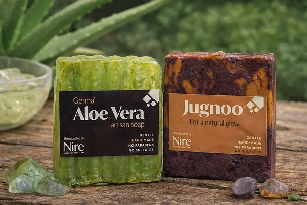 Nire_Jugnoo_:_Saffron_Sandalwood_Natural_Glow_/_Gehna_AloeVera_:_Dead_Sea_Clay_n_Aloevera_juice_Soap_(Pack_Of_2_)