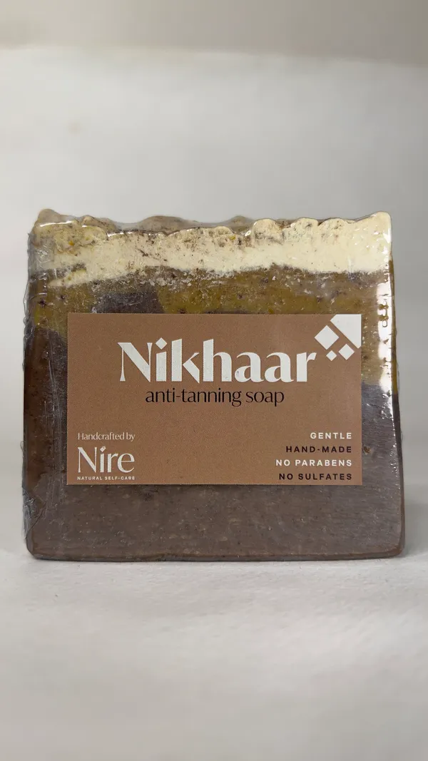 Nire_Nikhaar_Multani_Mitti,_Kijic_Acid_Anti_Tan_Soap