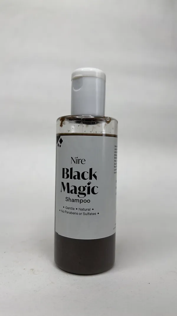 Nire_Herbal_Black_Magic_Henna_Indigo_Bhringraj_Shampoo