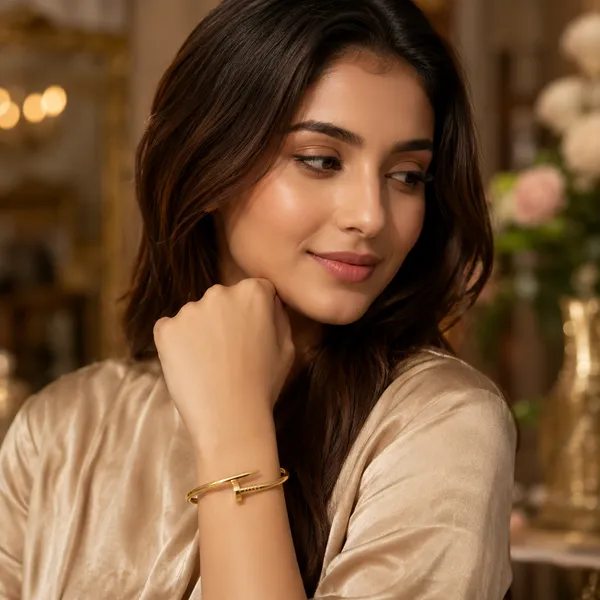 Gold_Plated_Nail_Design_Bracelet_For_Women