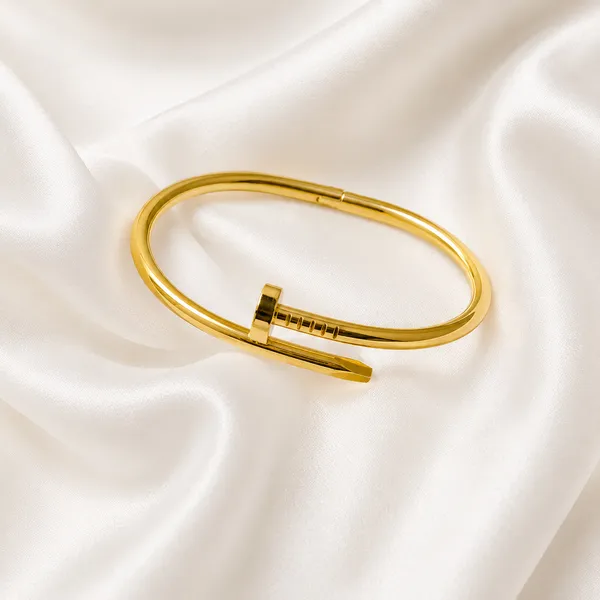 Gold_Plated_Nail_Design_Bracelet_For_Women