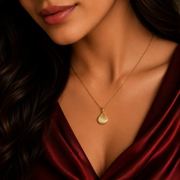 Gold_Stainless_Steel_Shell_Pendant_Necklace_For_Women