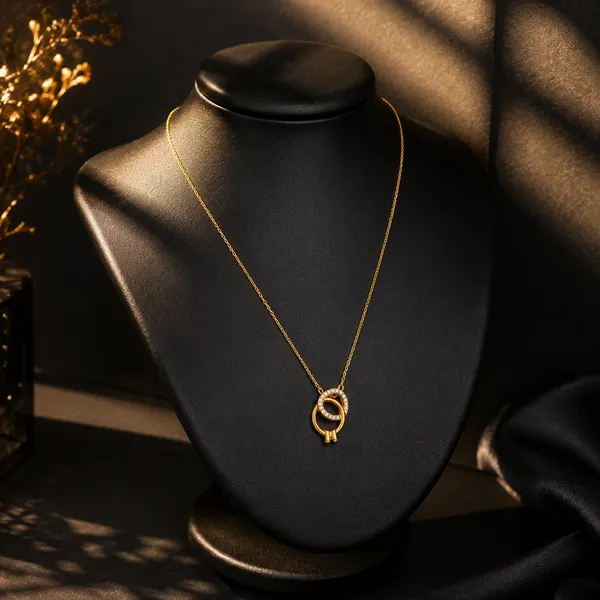 Gold_Stainless_Steel_Chain_Necklace_With_Circular_Crystal_Pendant