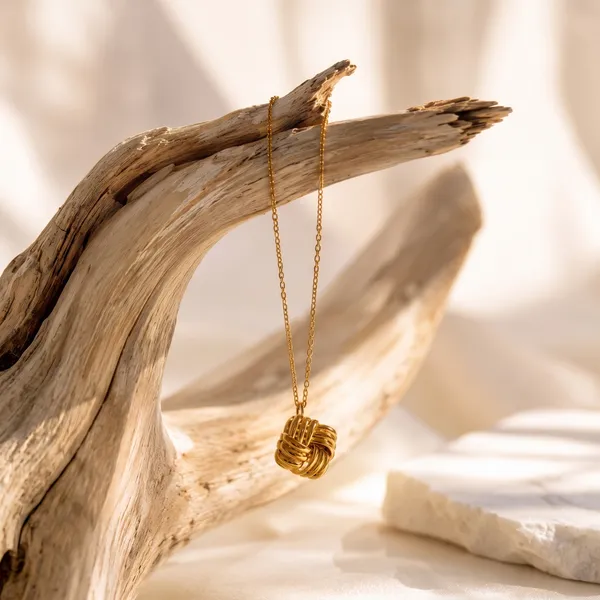 Gold_Stainless_Steel_Knot_Pendant_Chain_Necklace_For_Women