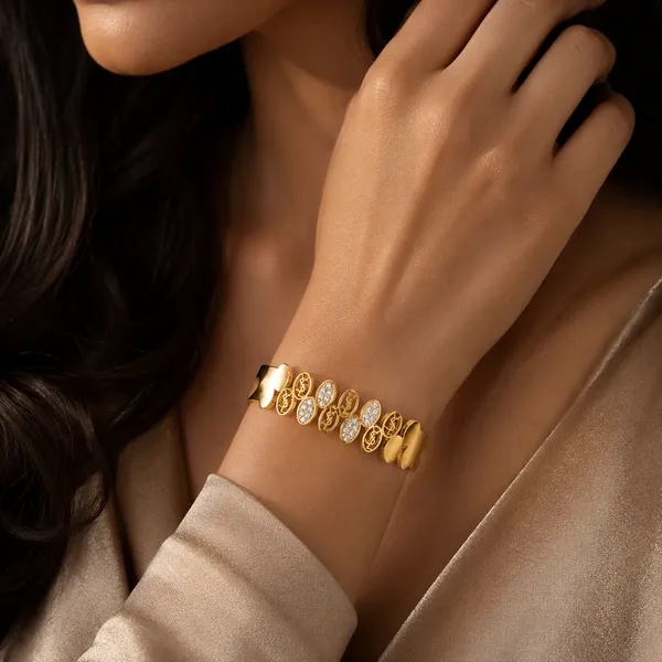 Gold_Stainless_Steel_Marquise_Diamond_Studded_Adjustable_Braclete_For_Women