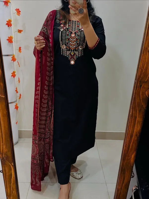 Deal_Shpere_Women_Kurti_Pant_Dupatta_Set