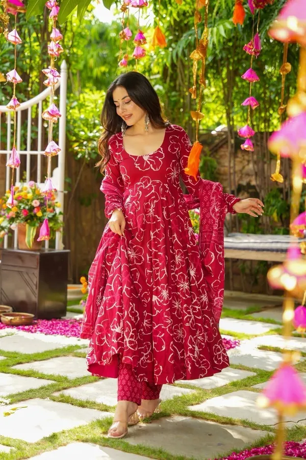 Deal_Shpere_Women_Kurti_Pant_Dupatta_Set