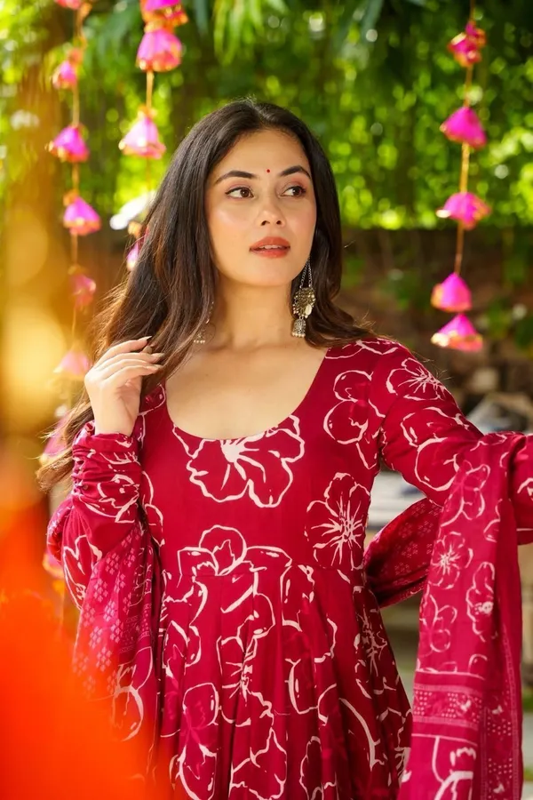 Deal_Shpere_Women_Kurti_Pant_Dupatta_Set