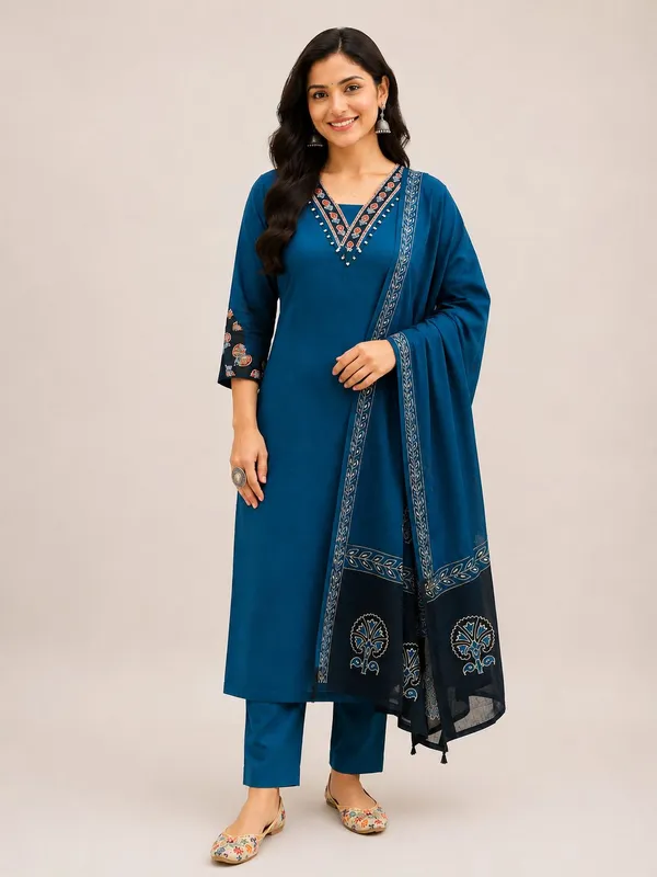 Dealshpere_Floral_Print,_Solid_Kurta,_Palazzo_And_Dupatta_Set