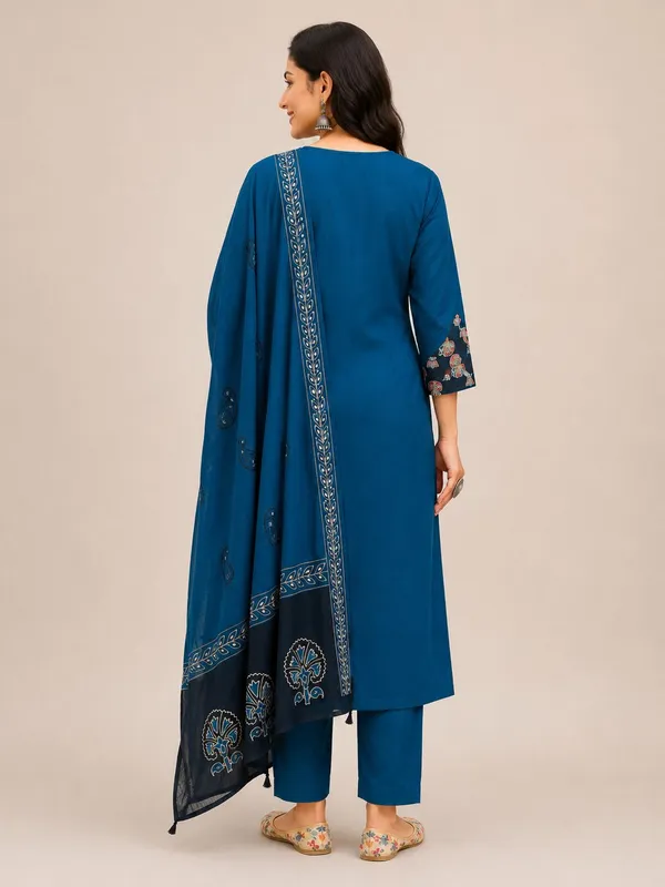 Dealshpere_Floral_Print,_Solid_Kurta,_Palazzo_And_Dupatta_Set